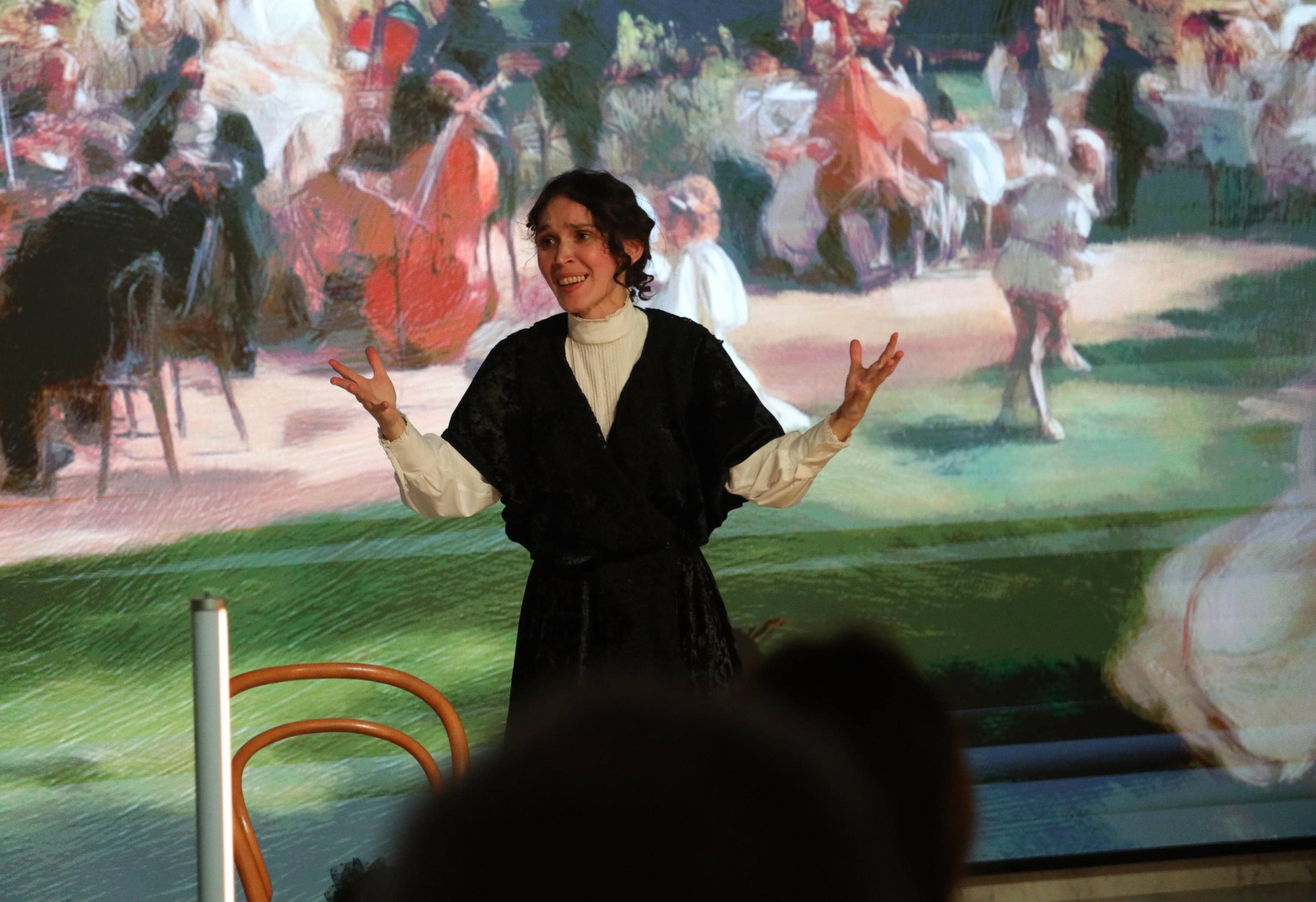 Корзина с еловыми шишками