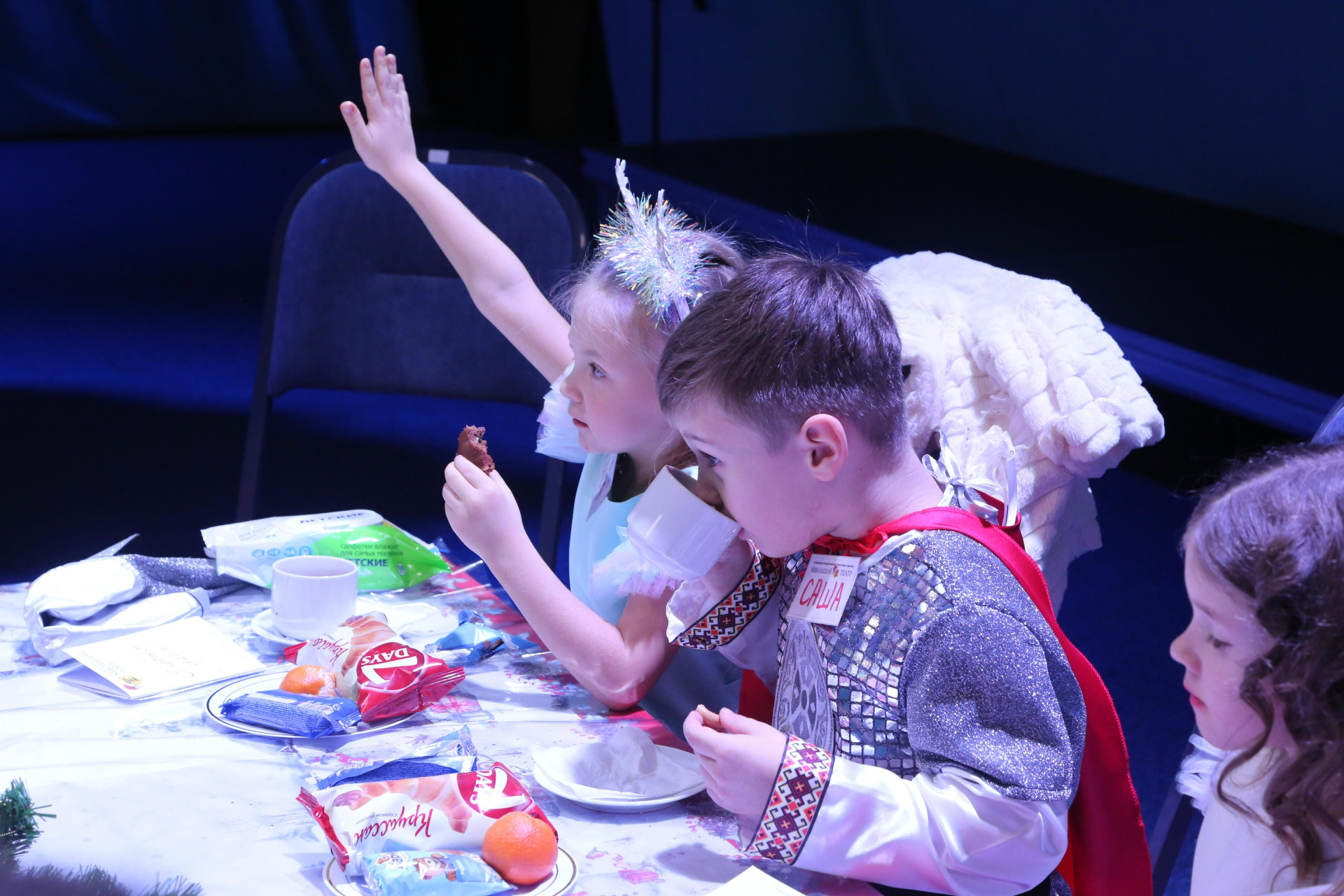 У самовара с Дедом Морозом