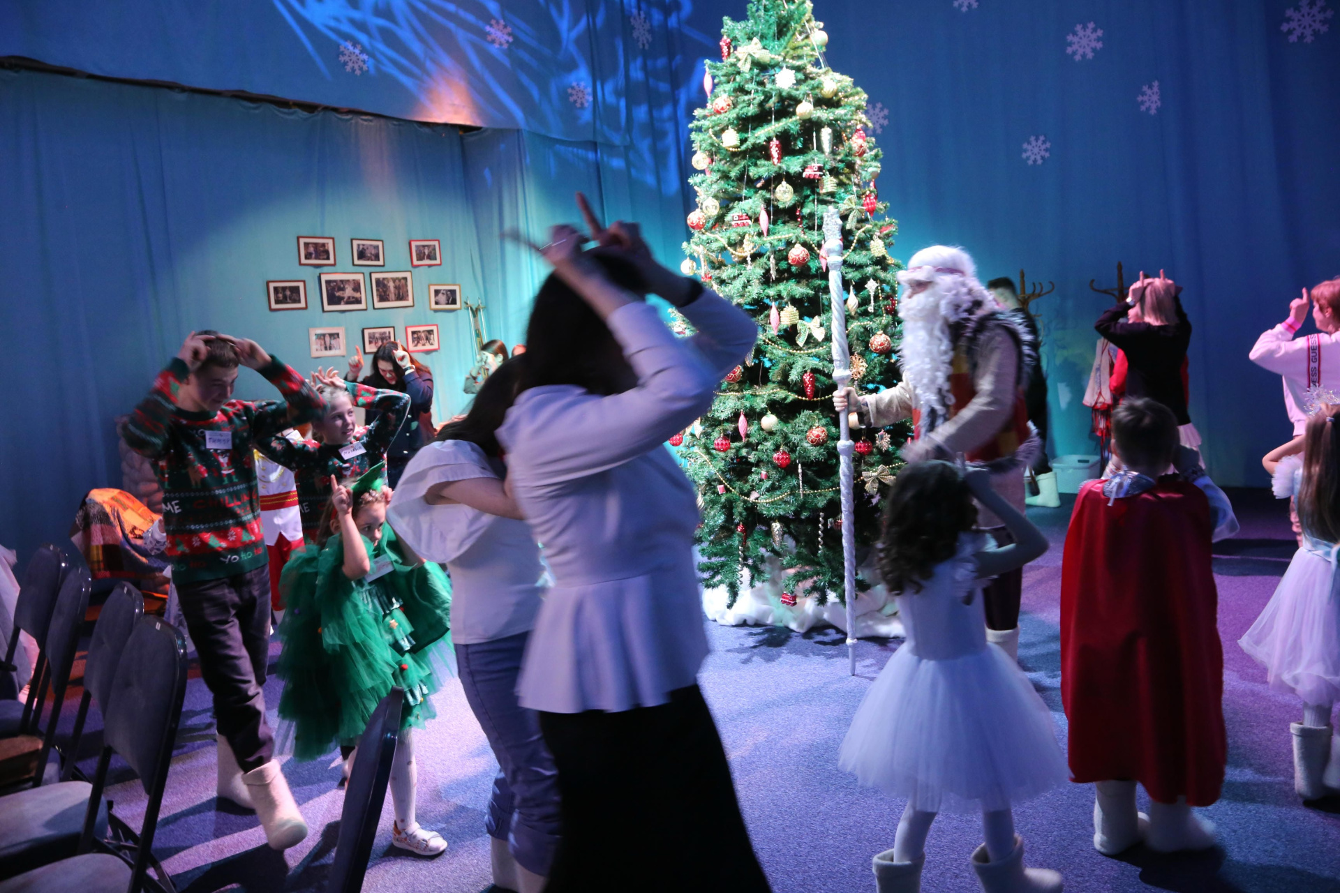 У самовара с Дедом Морозом