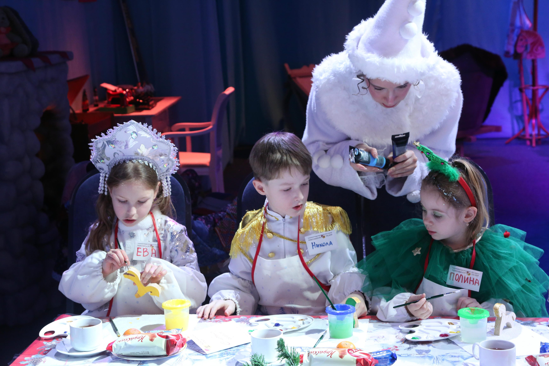 У самовара с Дедом Морозом