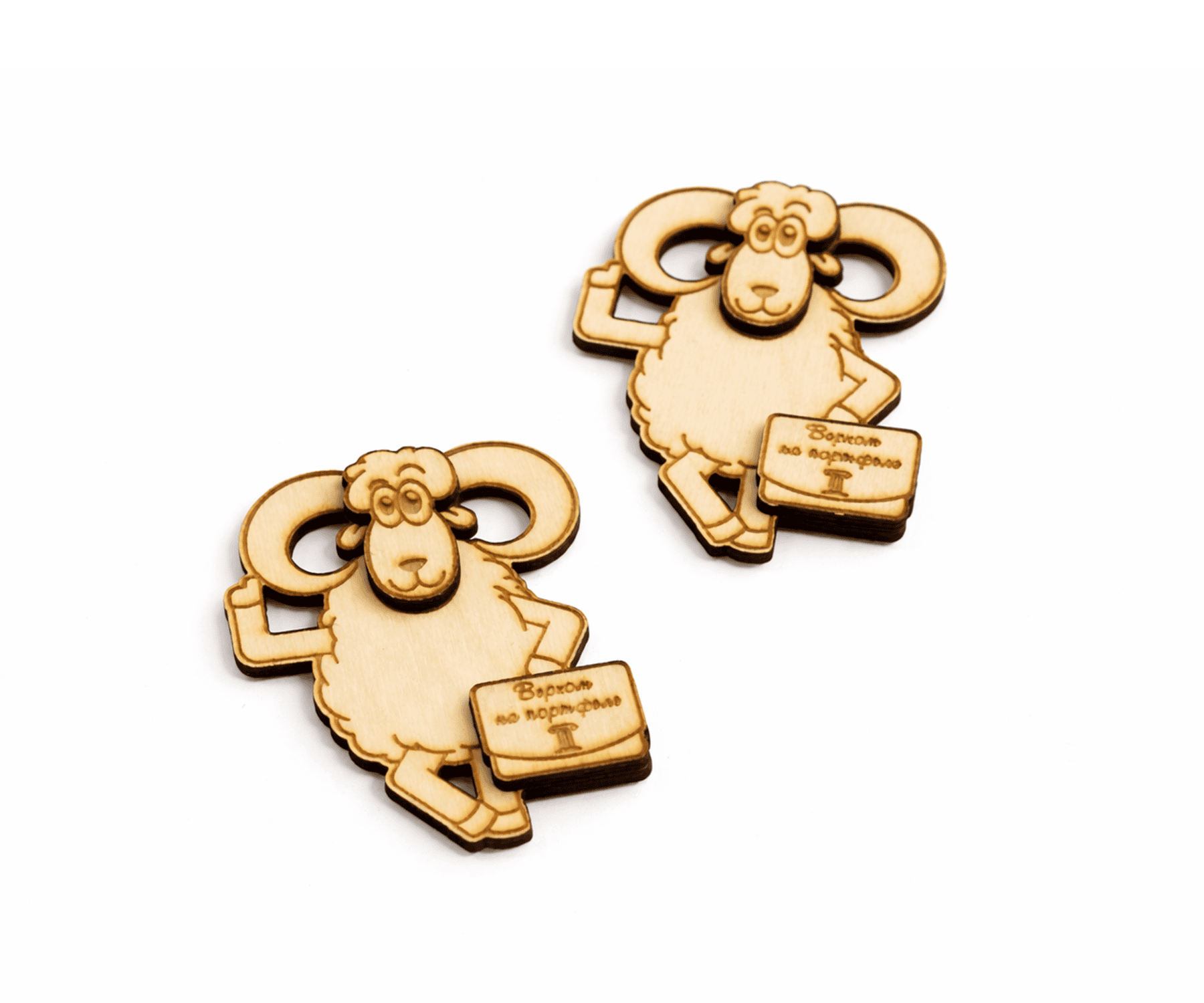 Деревянный магнит «Верхом на портфеле»